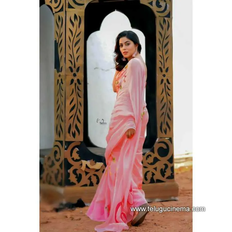 Poorna Stills 140522 001