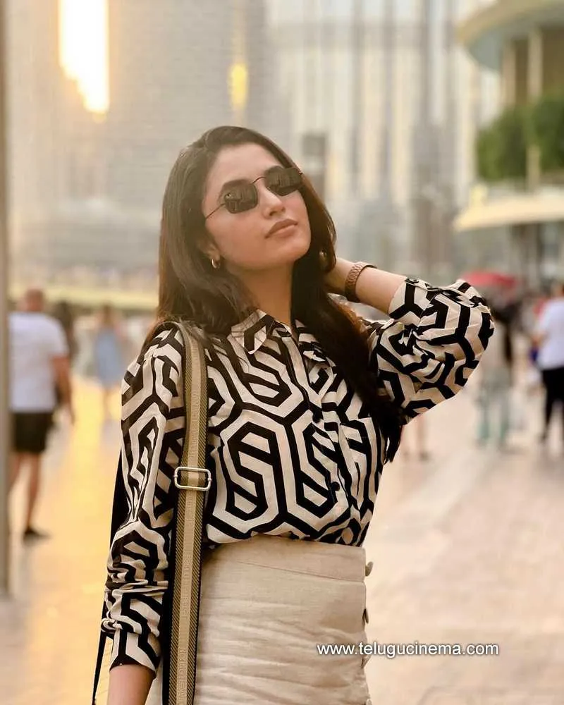 Priyanka Stills 210522 001