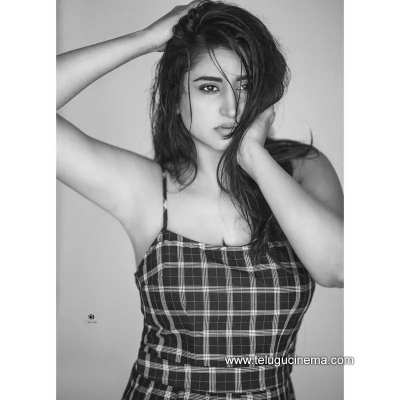 Varshini Stills 040522 006