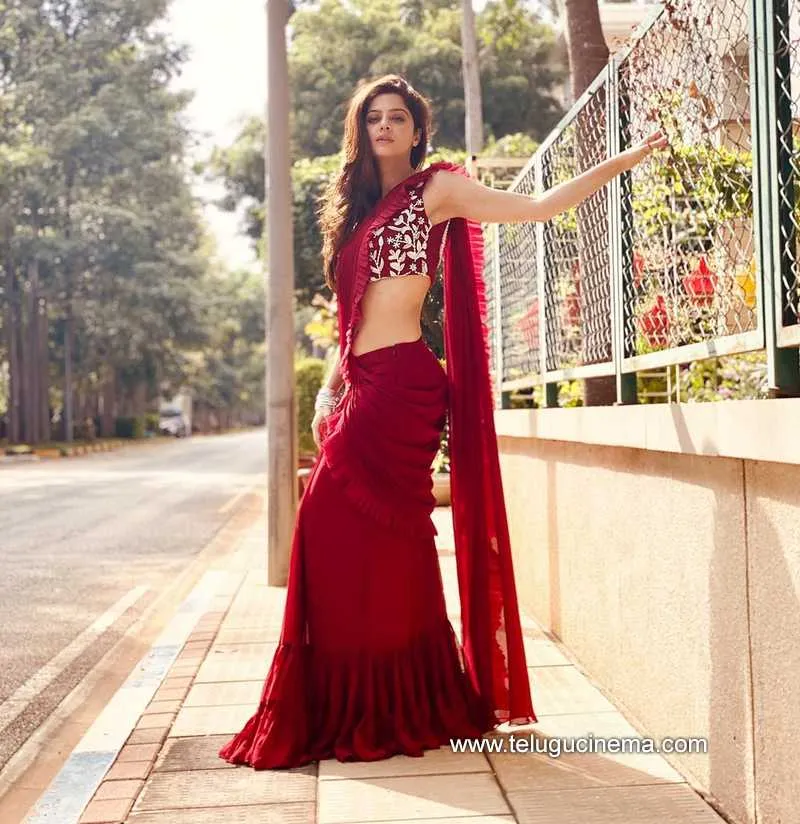 Vedika Stills 270522 001