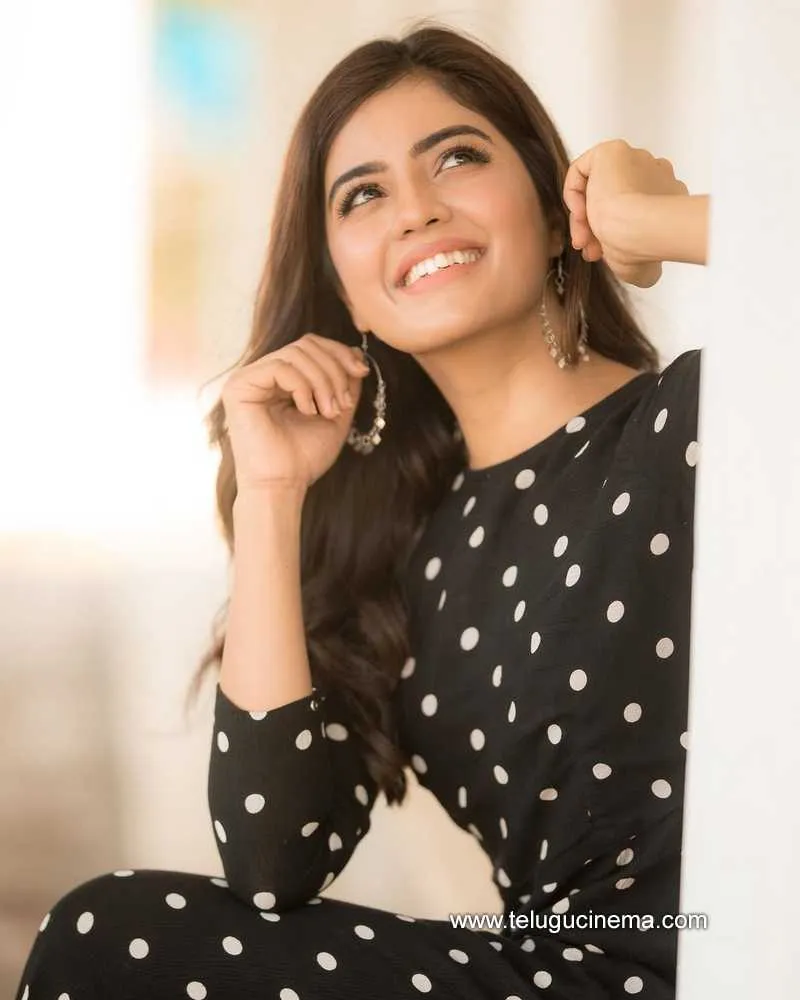 Amritha Stills 110622 003