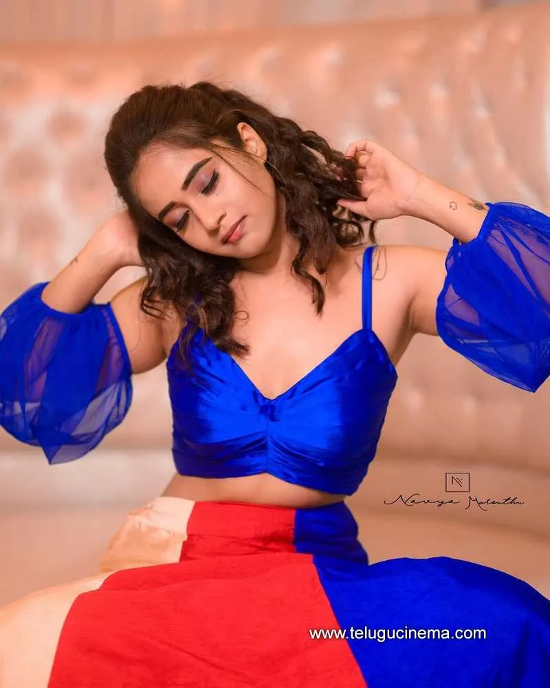 Deepthi Stills 100622 005