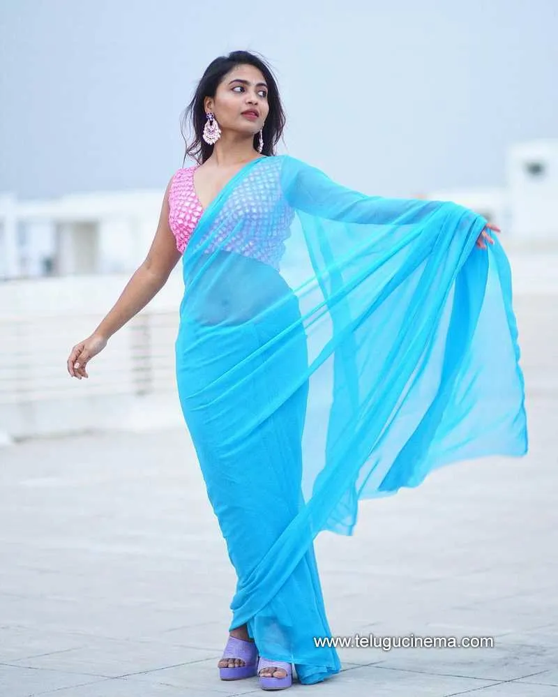 Harika Stills 010622 003