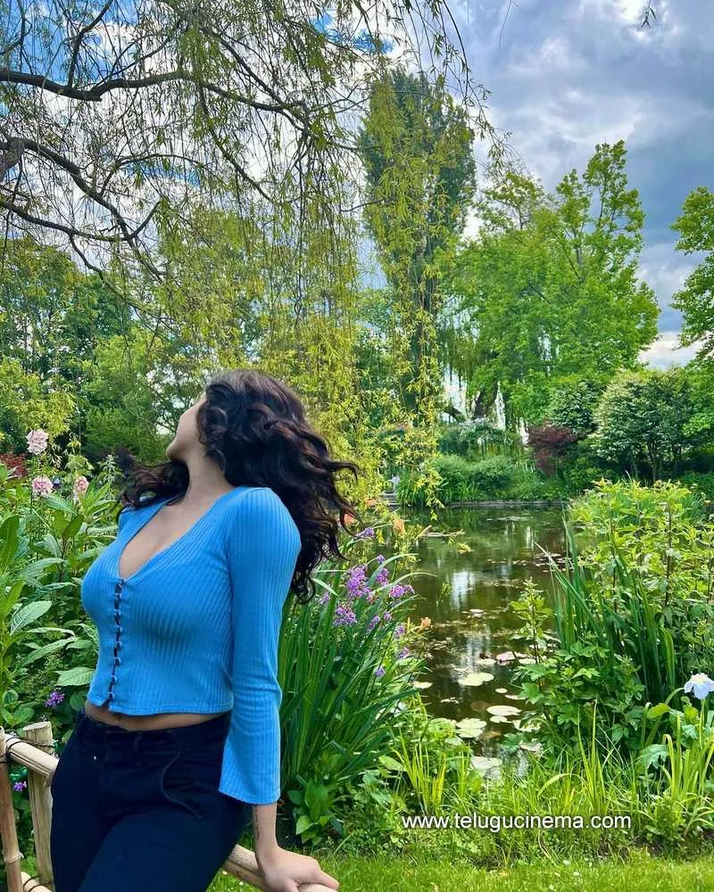Janhvikapoor Stills 010622 003