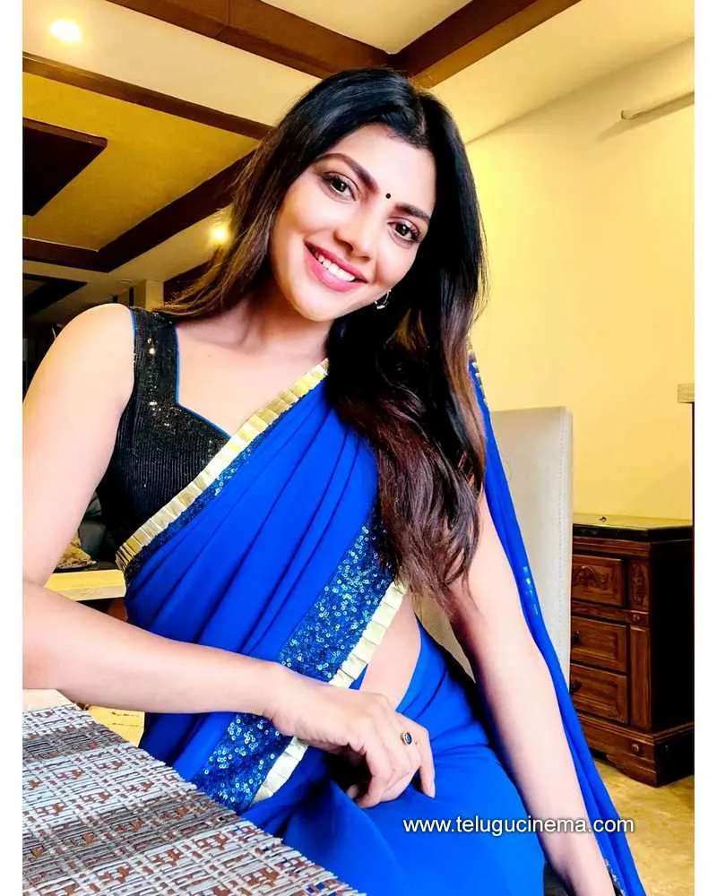 Lahari Stills 100622 003