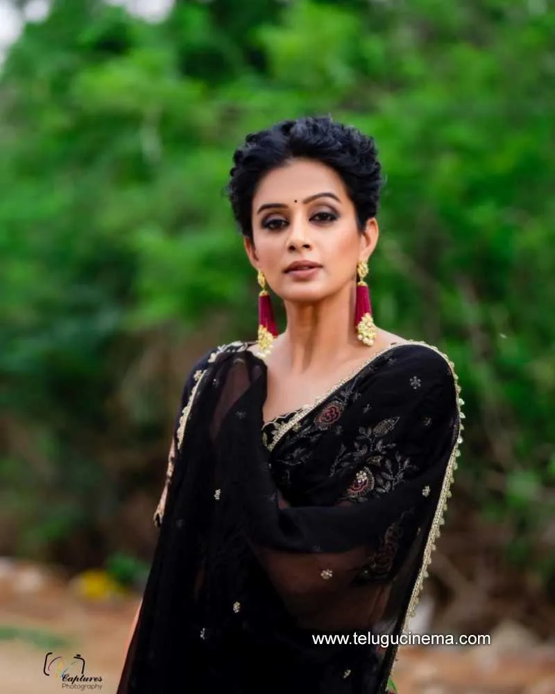 Priyamani Stills 110622 007