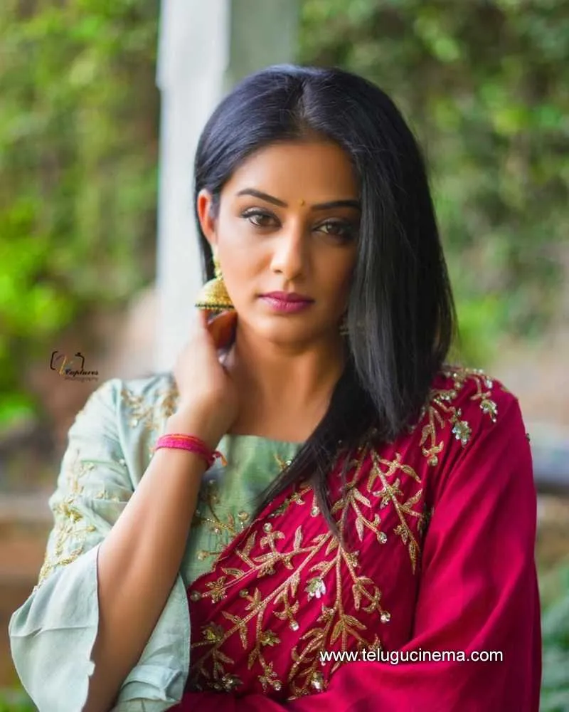 Priyamni Stills 250622 007