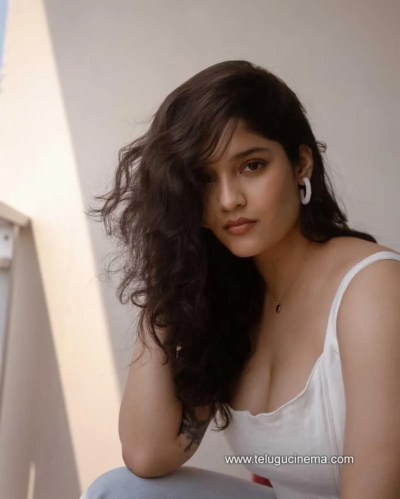Ritika Stills 180622 002