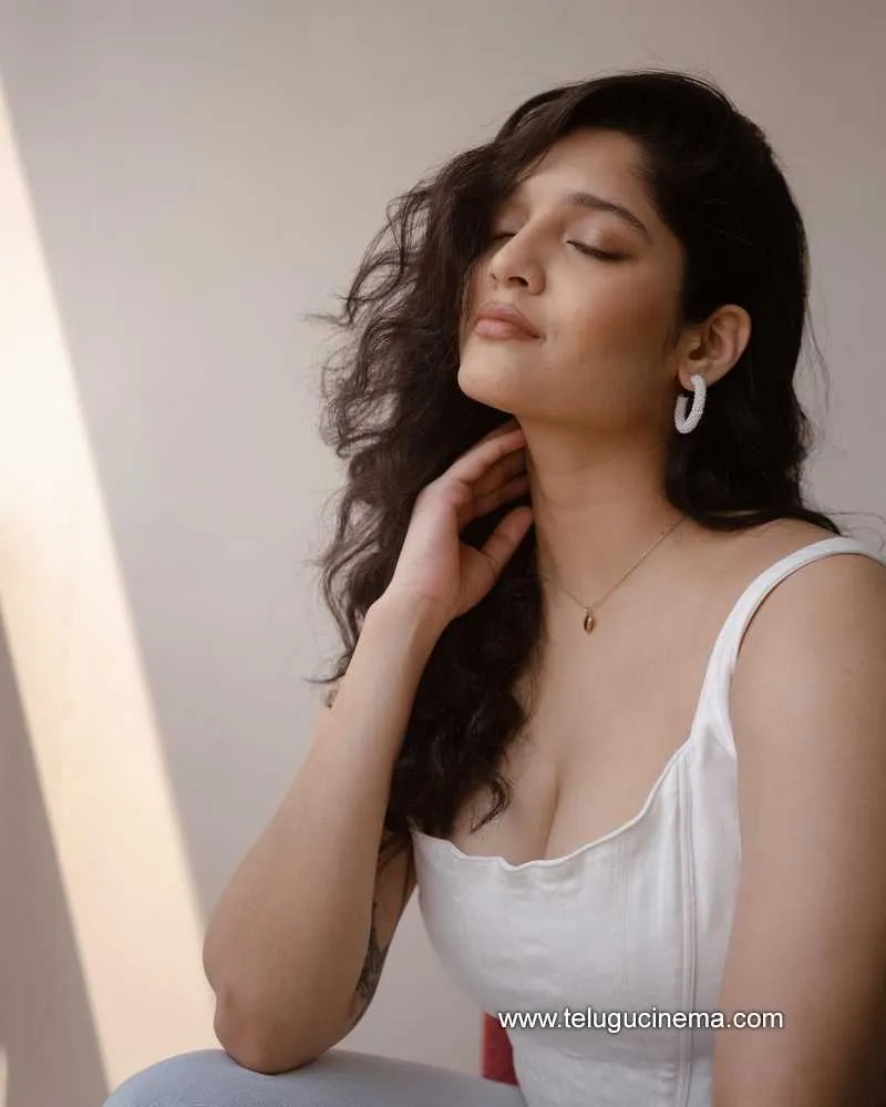 Ritika Stills 180622 003