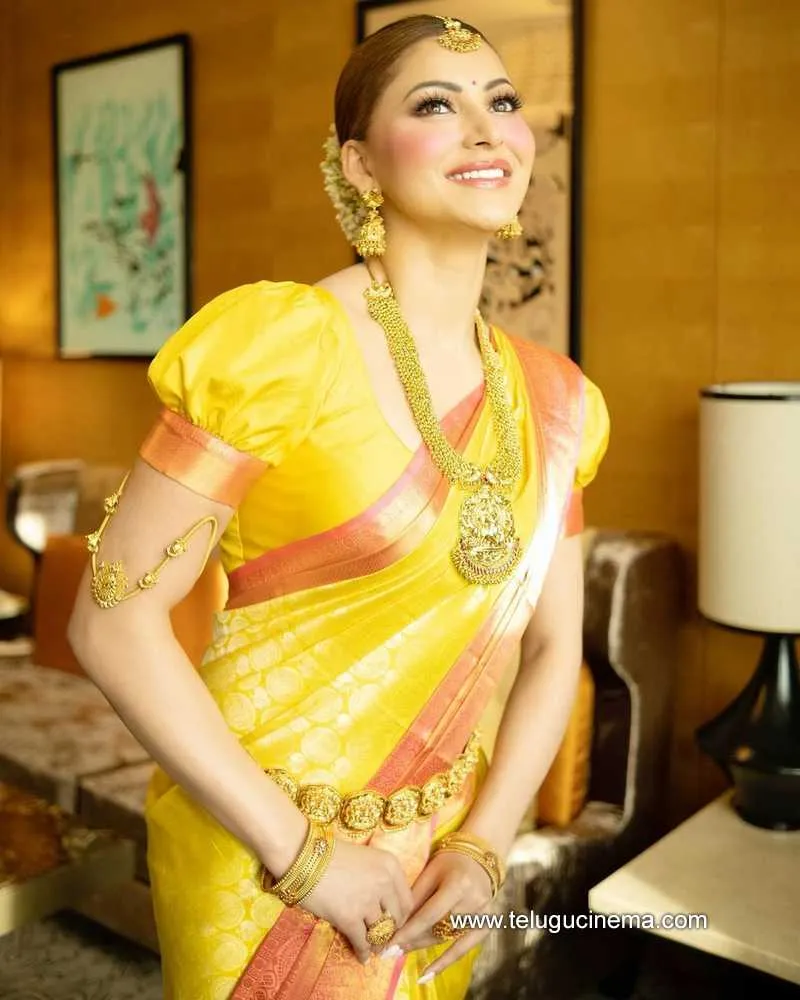 Urvashi Stills 220622 006