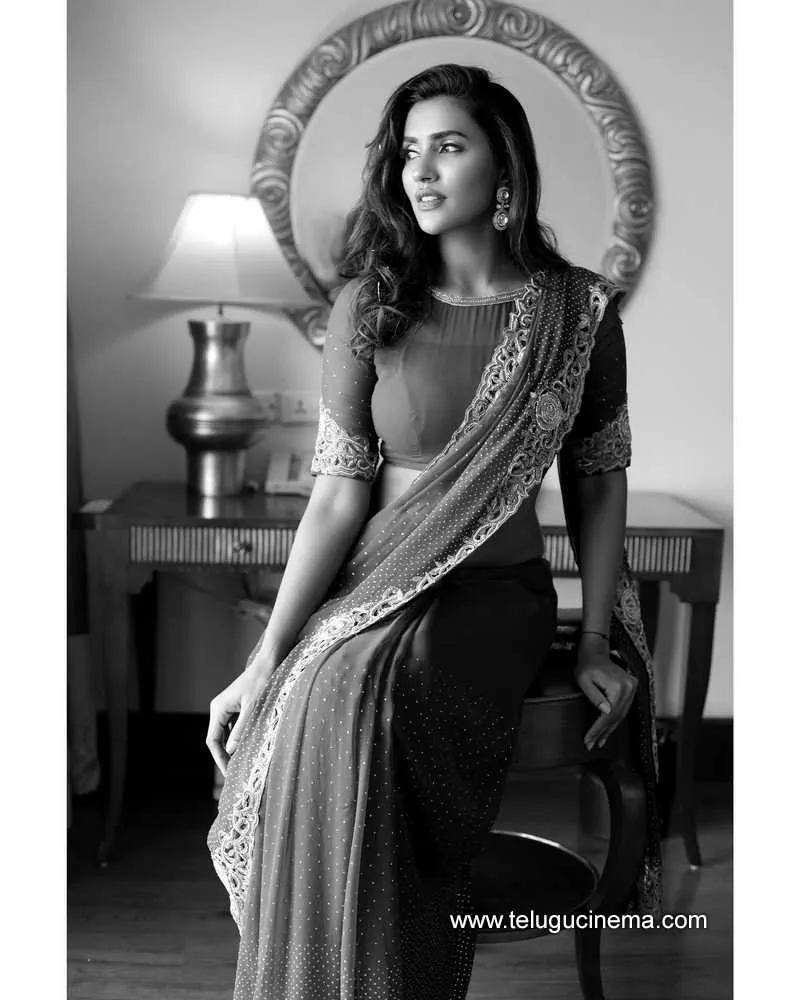 Aakansha Stills 220722 003