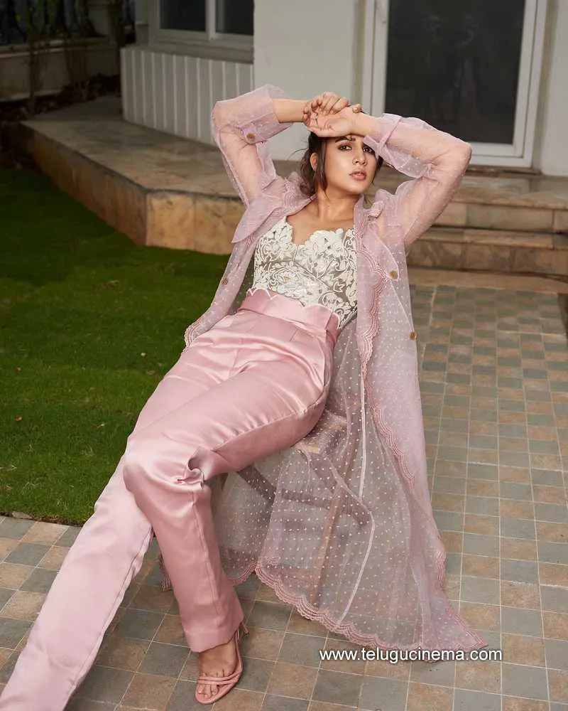 Lavanya Stills 130722 002