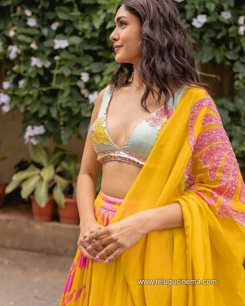 Mrunalthakur Stills 270722 002
