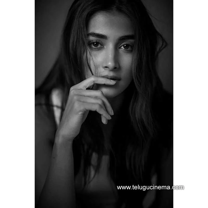Poojahegde Stills 110722 002