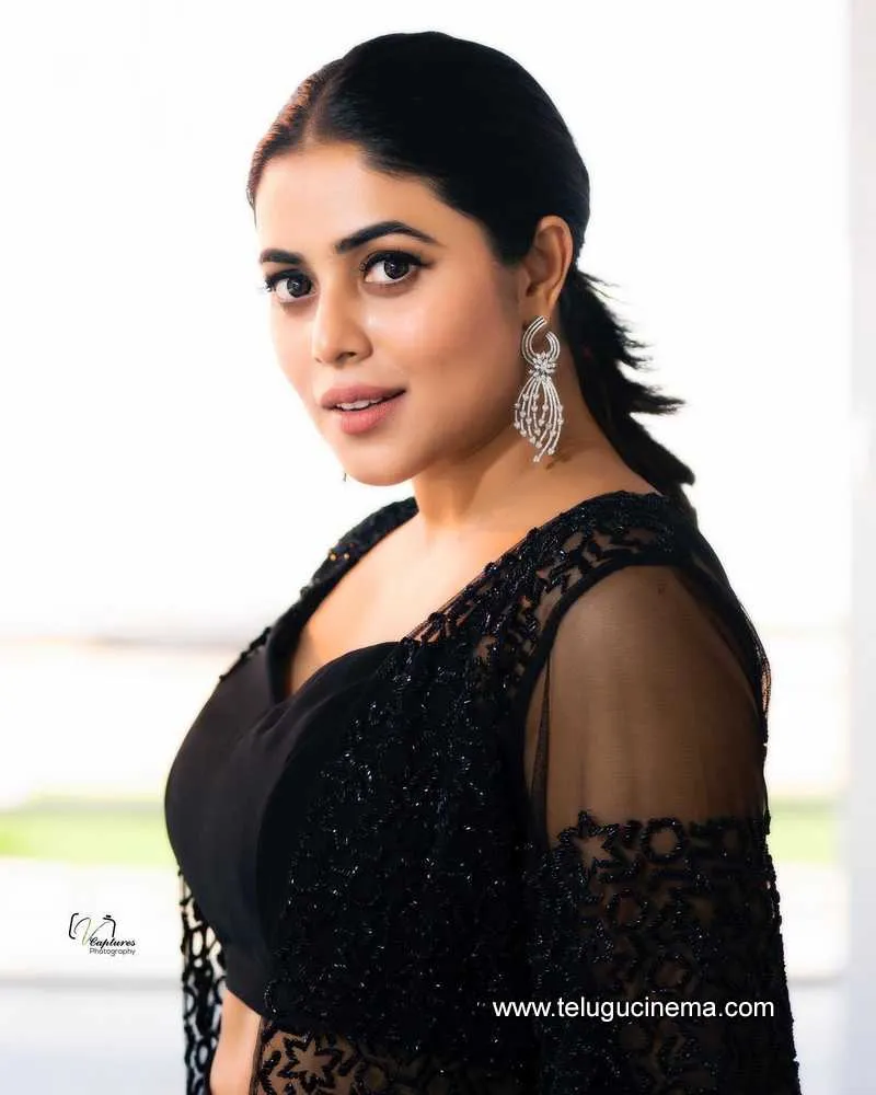 Poorna Stills 210722 004