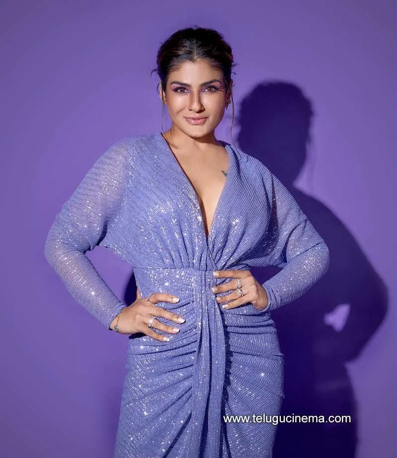 Raveena Stills 190722 004