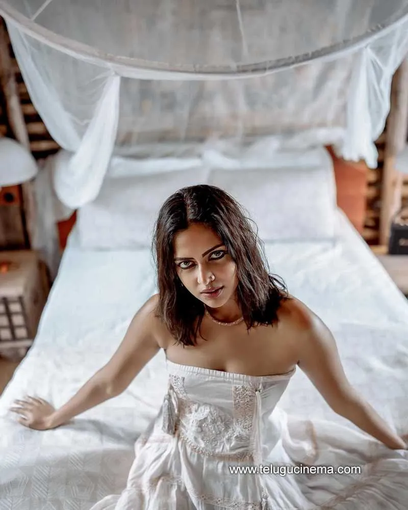 Amalapaul Stills 290822 002 1