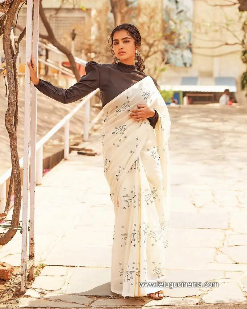 Anupama Stills 300822 001