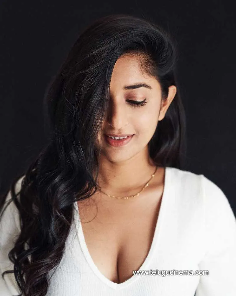 Meerajasmine Stills 230822 001