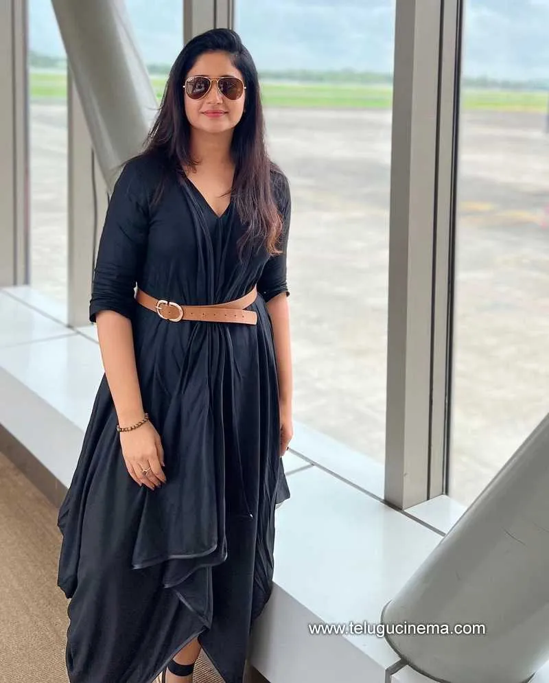 Poonam Stills 260822 004