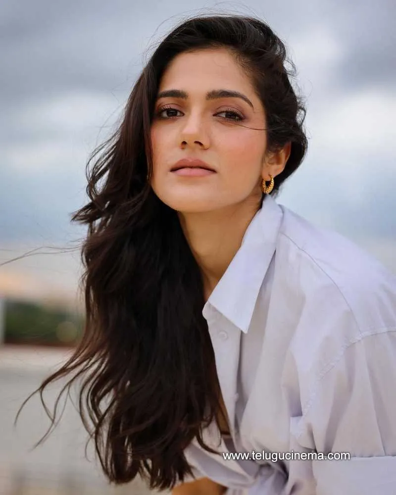 Simran Stills 240822 003