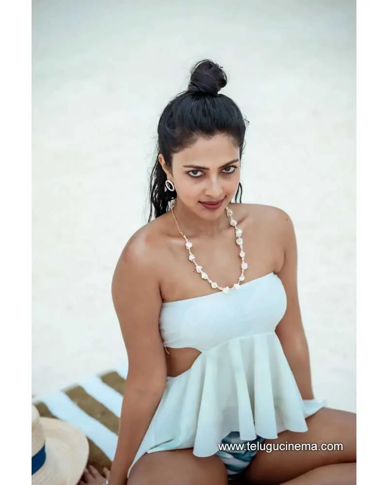 Amala Stills 170922 006