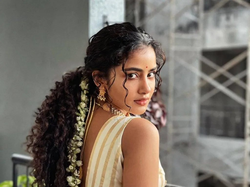 Anupama Ravitejaf