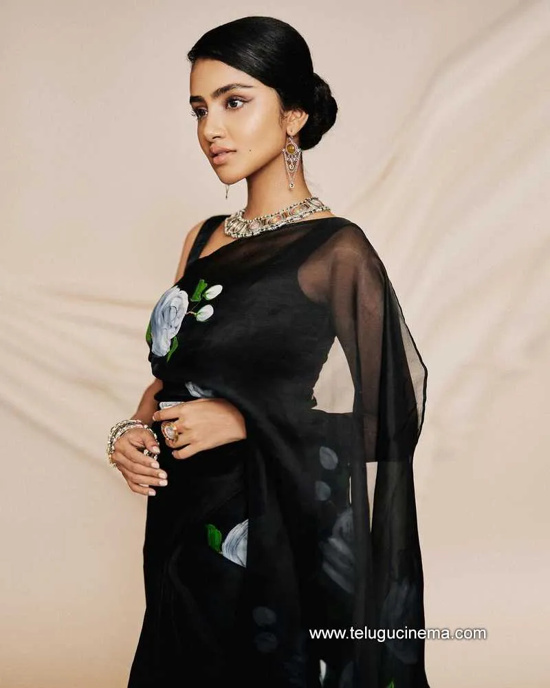 Anupama Stills 020922 008