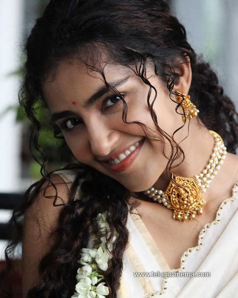 Anupama Stills 80922 006