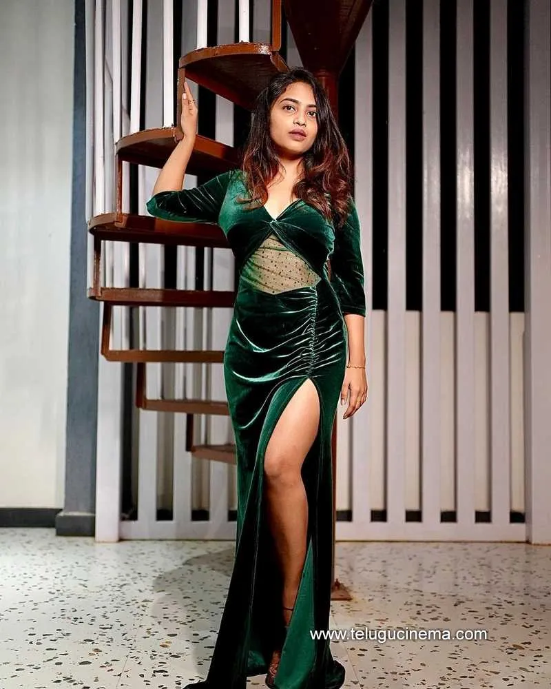 Harika Stills 100922 003