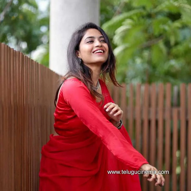 Harika Stills 160922 003