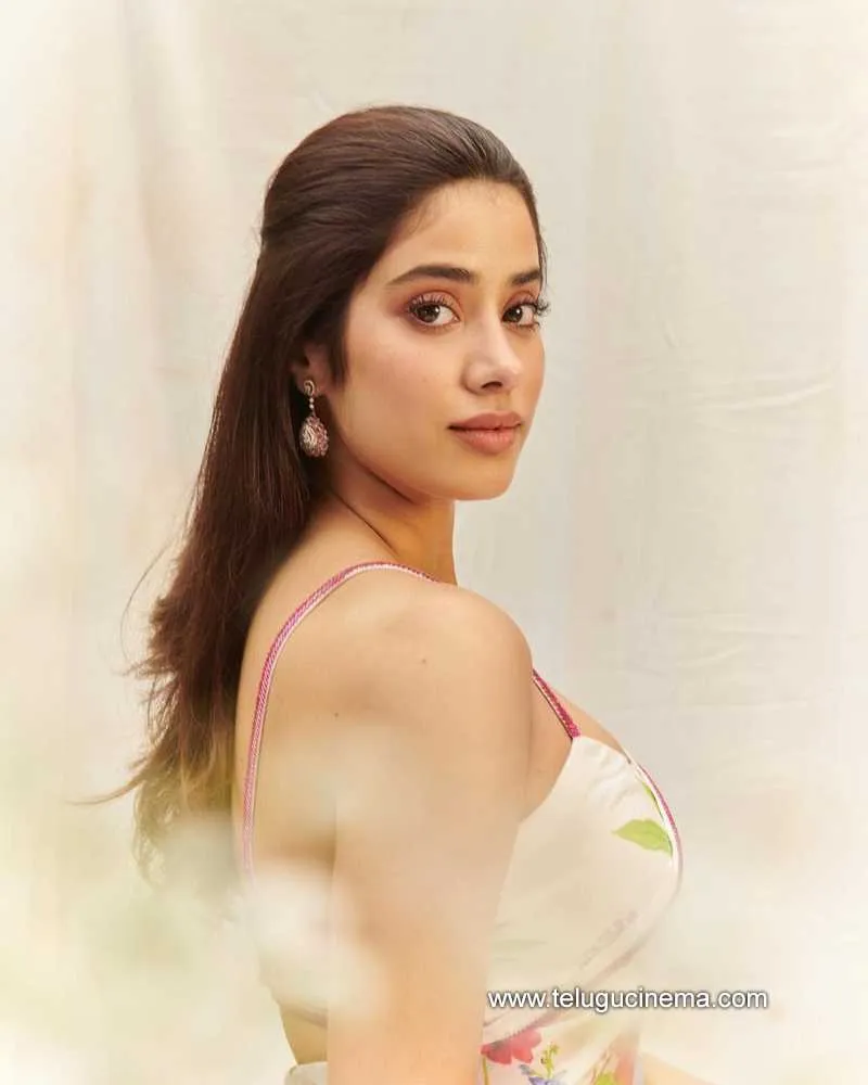 Janhvikapoor Stills 200922 005