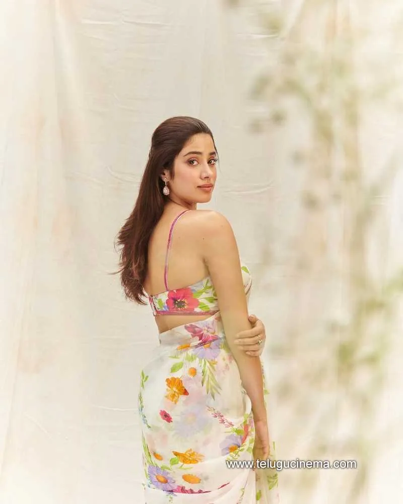 Janhvikapoor Stills 200922 009