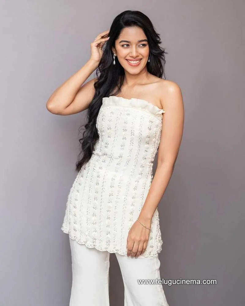Mirnaliniravi Stills 020922 003