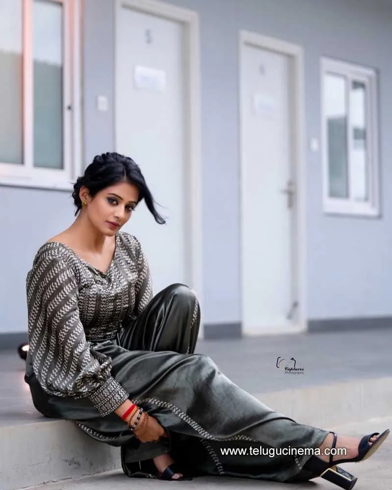 Priyamanii Stills 240922 001