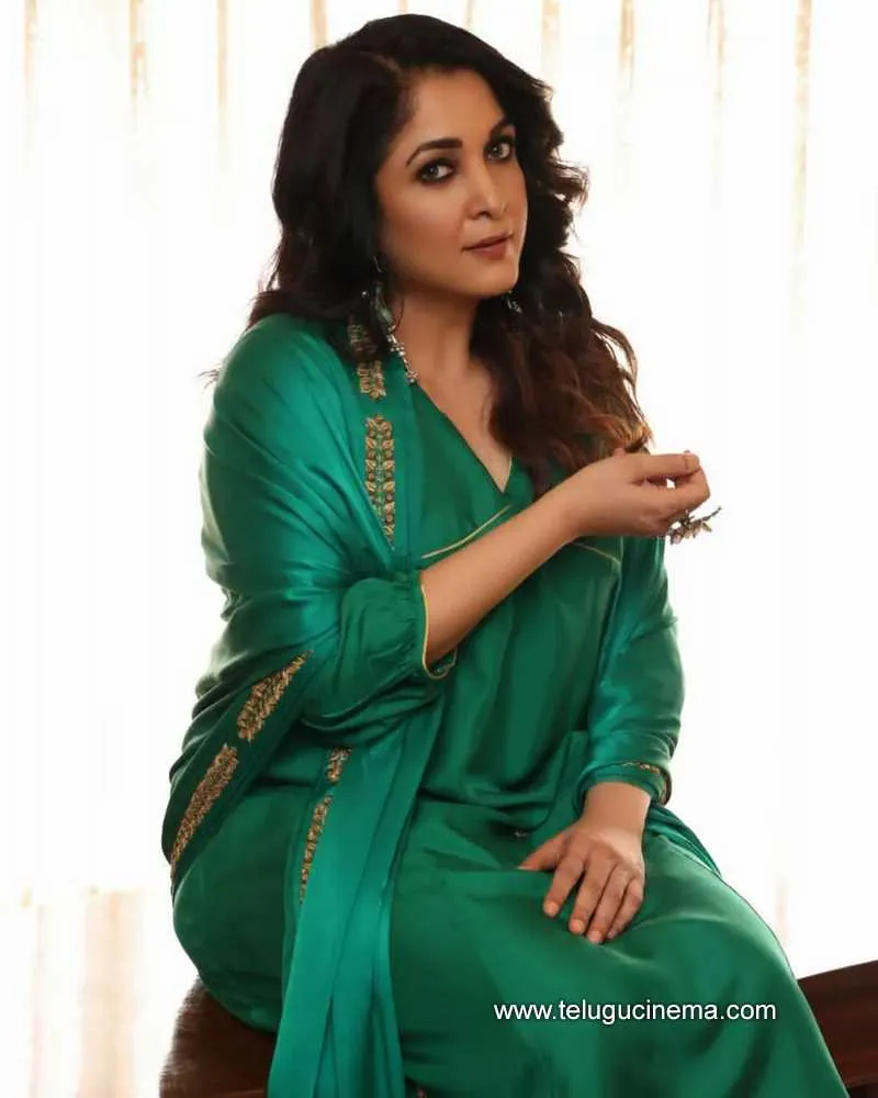 Ramya Stills 050922 001