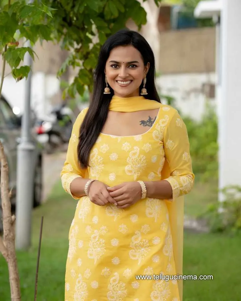 Shraddasrinath Stills 290922 002 1