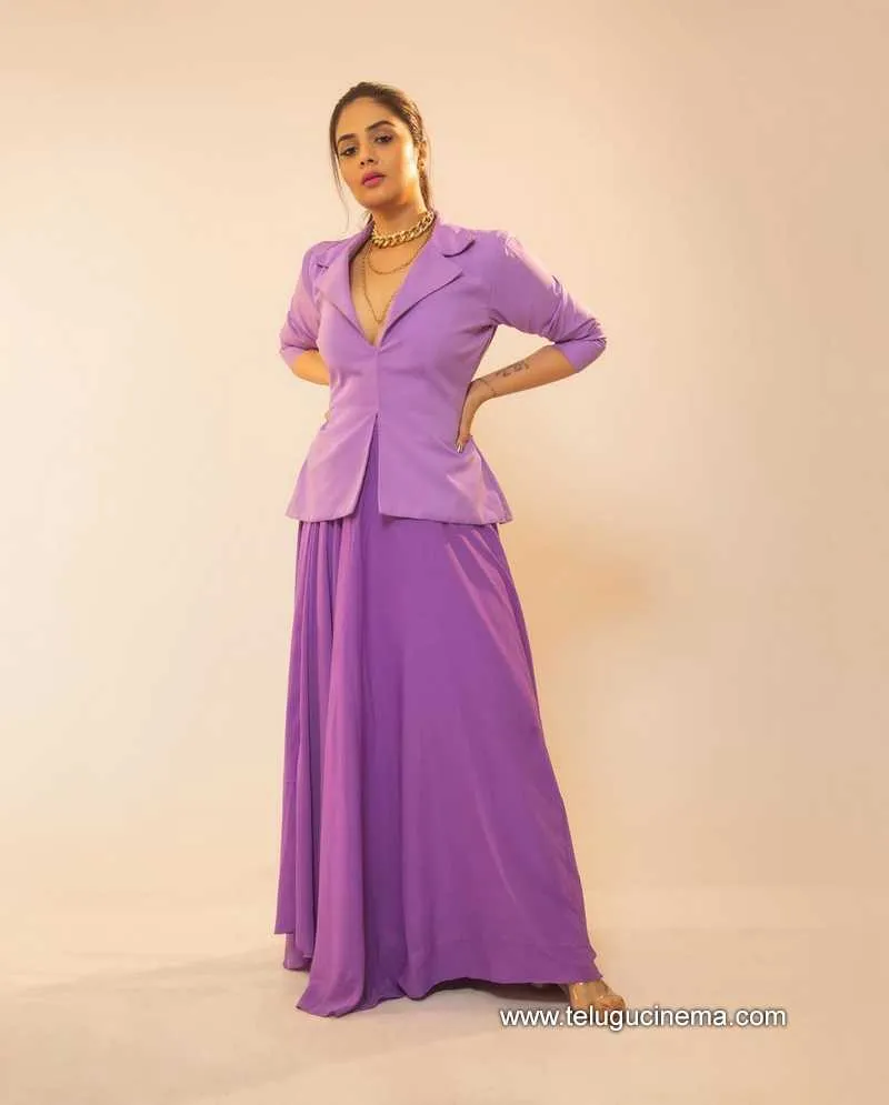 Sreemukhi Stills 190922 005