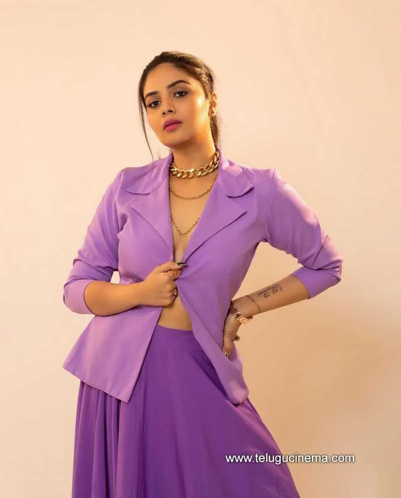 Sreemukhi Stills 190922 009