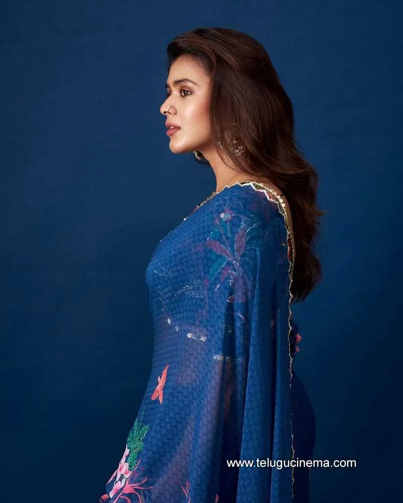 Hebbha Stills 031022 002