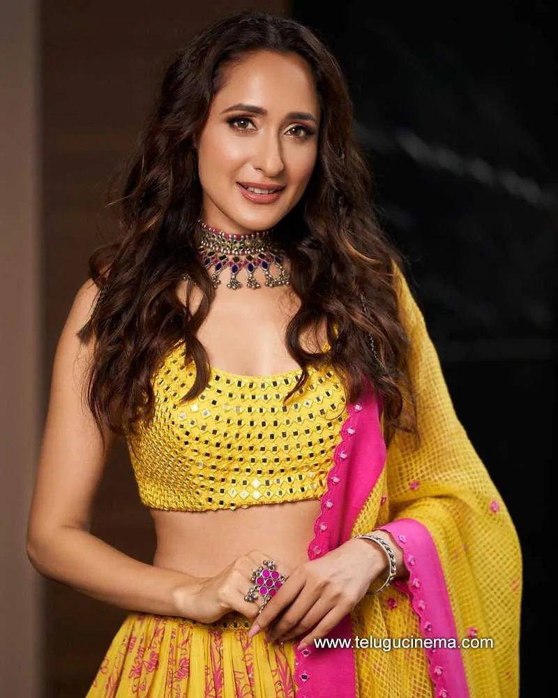 Pragyajaiswal Stills 13 10 22 003