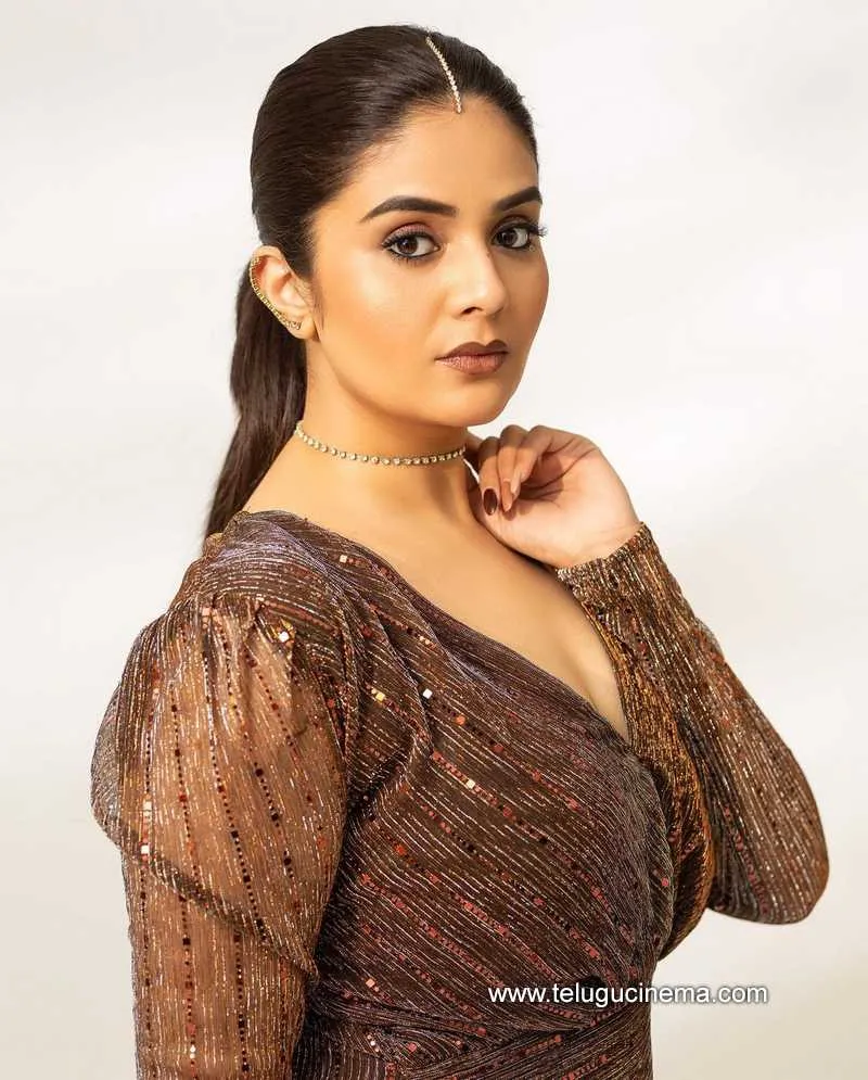 Sreemukhi Stills 08 10 22 010