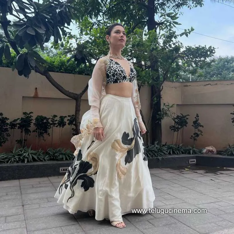 Tamannah Stills 061022 001