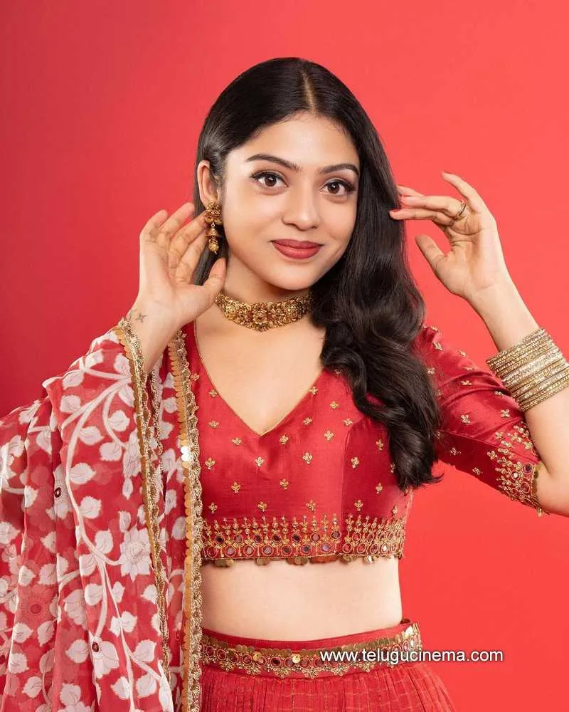 Varsha Stills 22 10 22 002