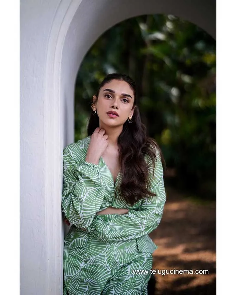 Aditi Stills 22 11 22 001