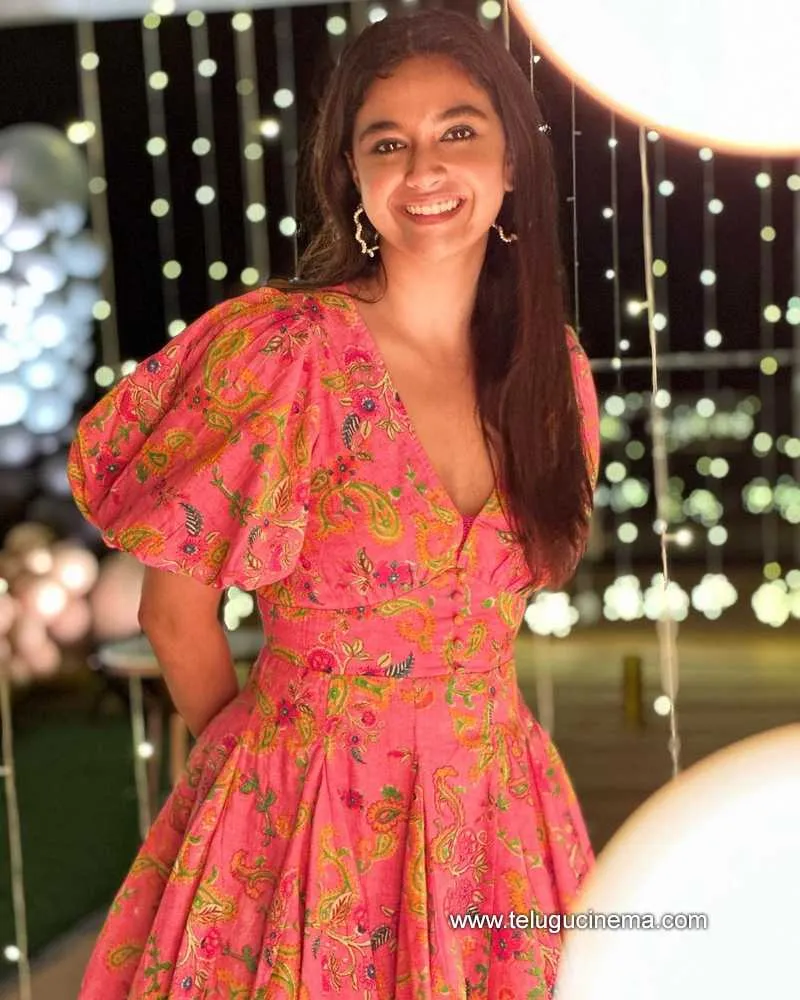 Keerthyuresh Stills 01 11 22 001