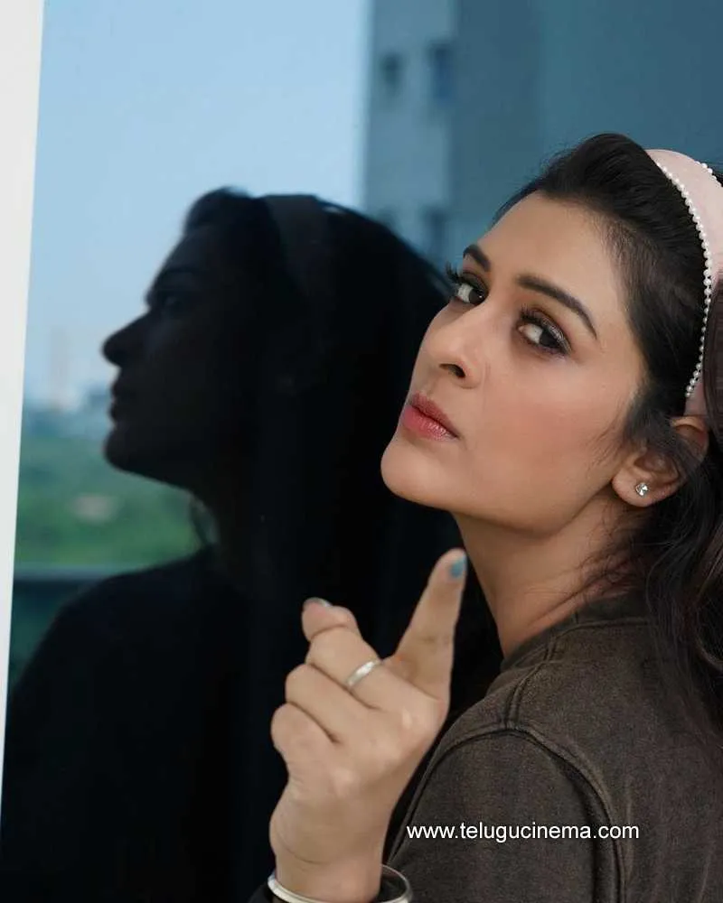 Paayal Stills 08 11 22 003