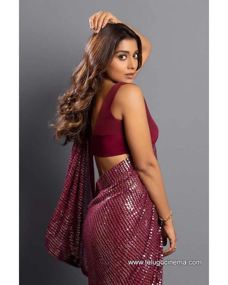 Shriyasaran Stills 12 11 22 002