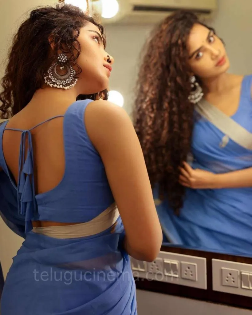 Anupama Parameswaranblune 18dec1