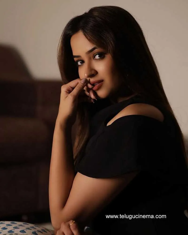 Pujitha Stills 02 12 22 002